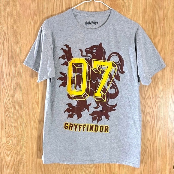 Harry Potter Gryffindor Gray Tee Top - Picture 1 of 5